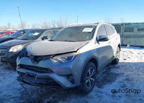 2016 Toyota Rav4 Xle z USA, uszkodzony, nr VIN 2T3WFREV3GW288121